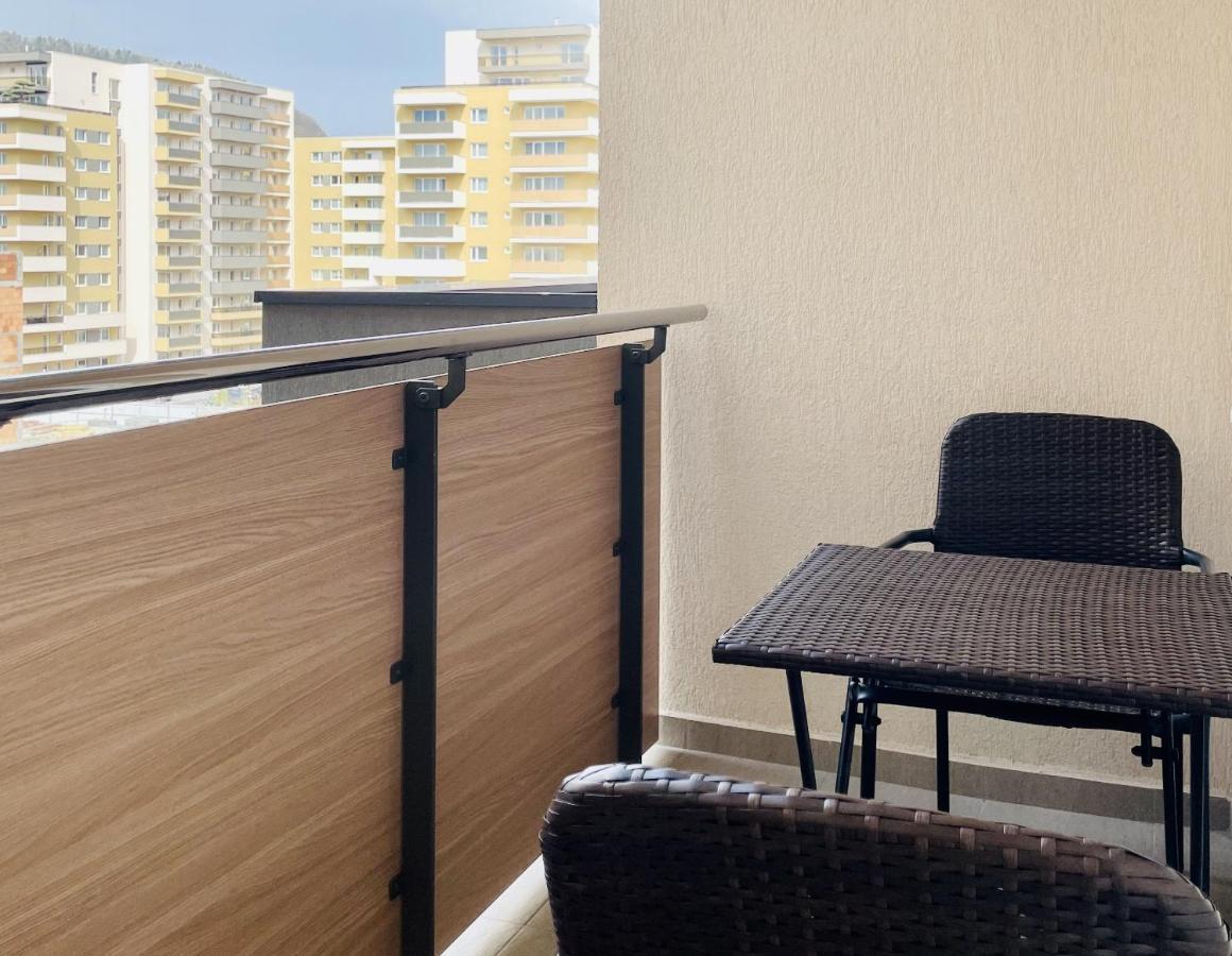 Mountain Crib In Urban Plaza W. Parking & Netflix Daire Braşov Dış mekan fotoğraf
